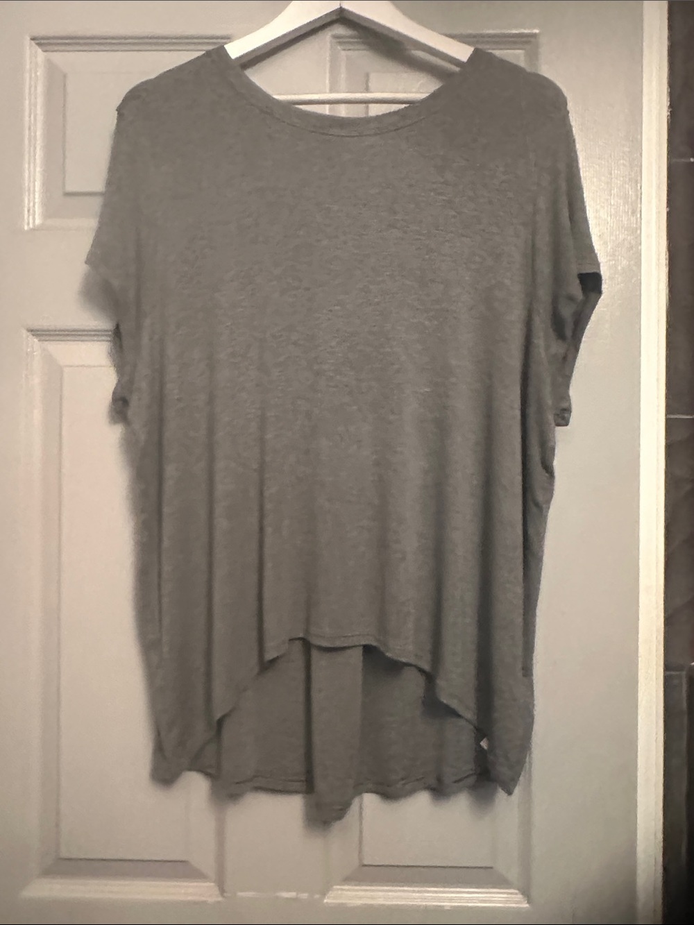 Athleta Light Gray High-Low Short Sleeve Tee